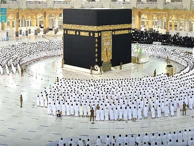 Saudi Arabia refuses social distancing at the Grand Mosque of Mecca