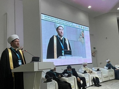  البروفسور محي الدينوف يشارك بأعمال مؤتمر دولي حول التعليم الديني في ألماتي