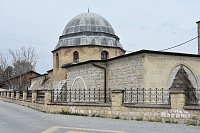 800-летнюю мечеть восстанавливают после землетрясения