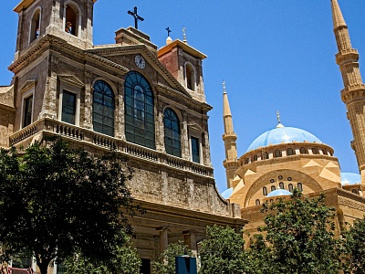 Mosques and cathedrals as the embodiment of the union of faith and reason
