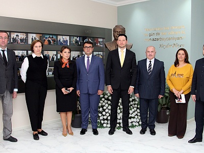 Damir Mukhetdinov held a meeting with the leadership of the Baku International Multiculturalism Center