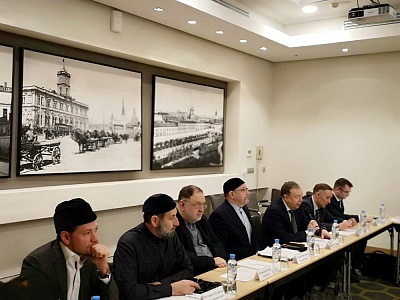 Дамир Мухетдинов принял участие в заседании Совета по исламскому образованию в России