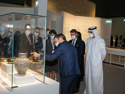 Лувр Абу-Даби демонстрирует исторические культурные связи между Китаем и исламским миром