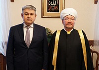 Муфтий Гайнутдин встретился с послом Казахстана в РФ Ермеком Кошербаевым